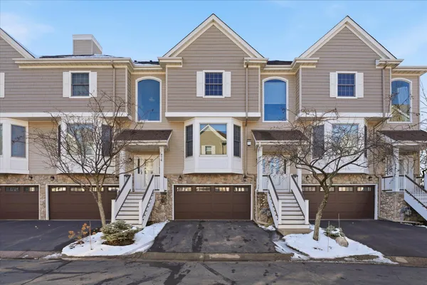 $3,700 | 972 Fairfield Court, Minnetonka, MN 55305