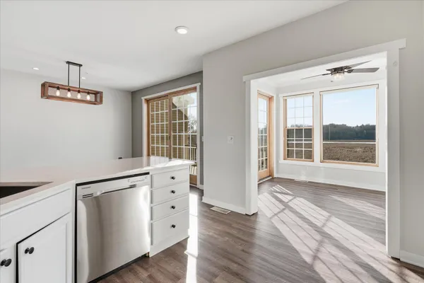 $3,700 | 972 Fairfield Court, Minnetonka, MN 55305