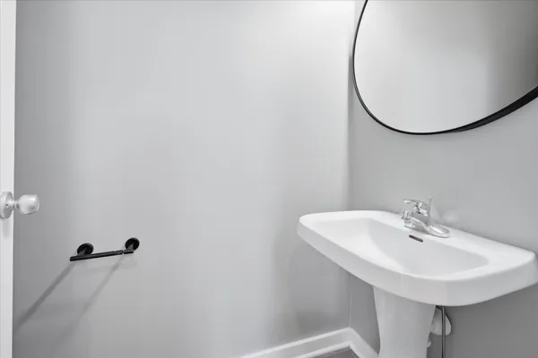 $3,700 | 972 Fairfield Court, Minnetonka, MN 55305