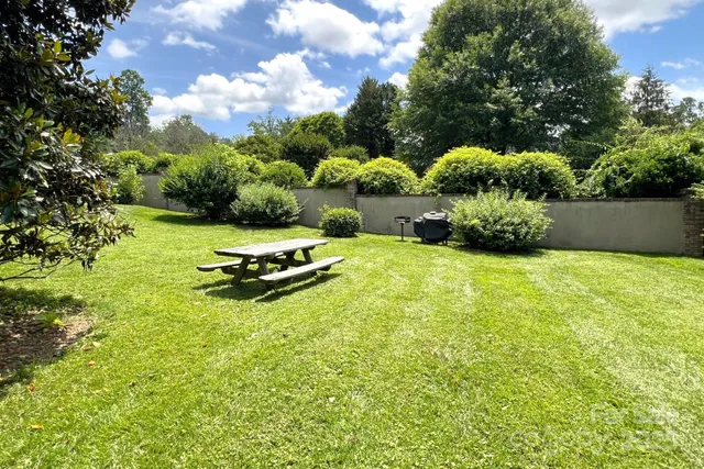 $219,000 | 35 Capri Lane, Unit 11C, Hendersonville, NC 28791