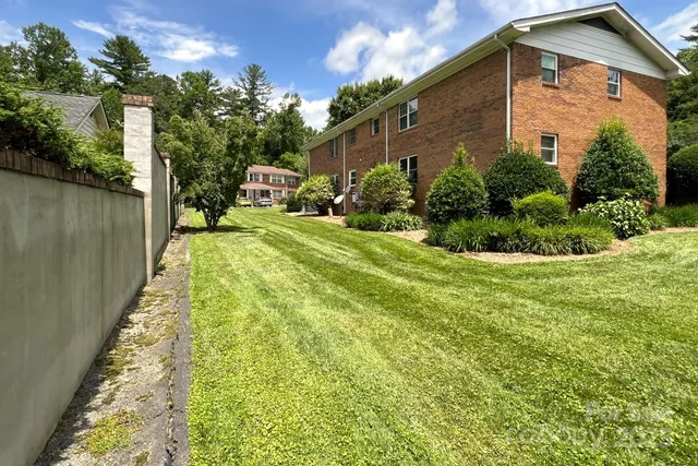 $219,000 | 35 Capri Lane, Unit 11C, Hendersonville, NC 28791