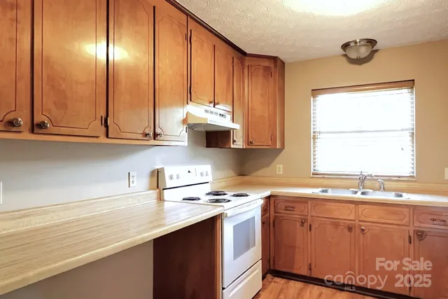 $219,000 | 35 Capri Lane, Unit 11C, Hendersonville, NC 28791