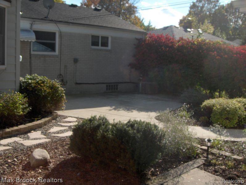 1106 West Webster Road Royal Oak, MI 48073 - Photo 15 of 18 Rear Brick Paver Patio.jpg