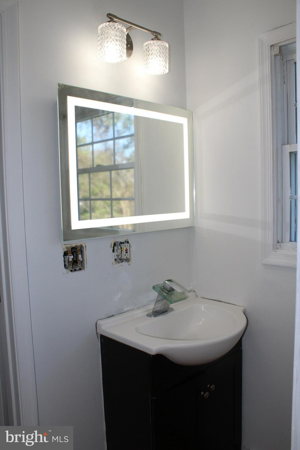 10302 Brandywine Road Clinton, MD 20735 - Photo 22 of 30 Bath (Master)