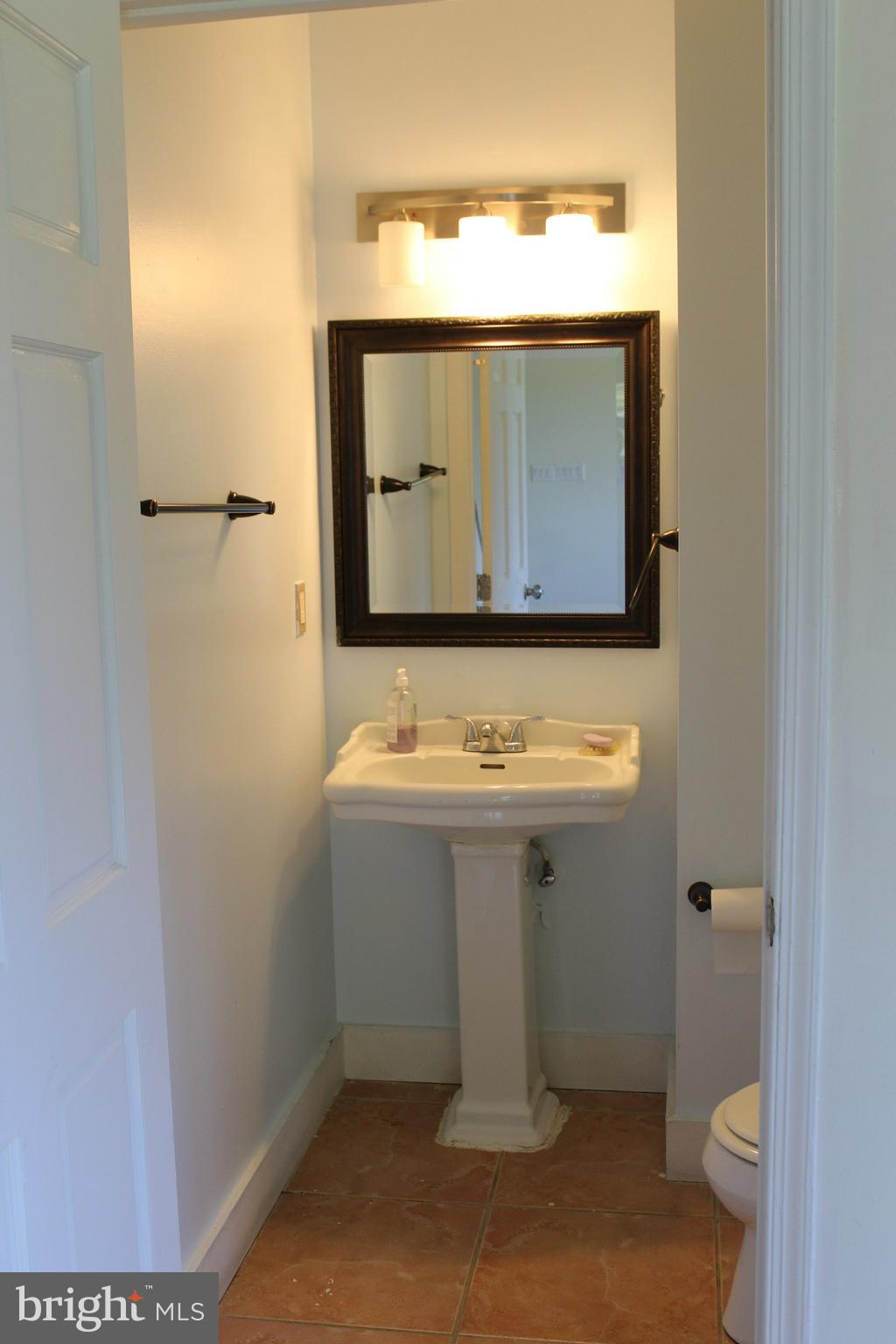 10302 Brandywine Road Clinton, MD 20735 - Photo 6 of 30 Bath
