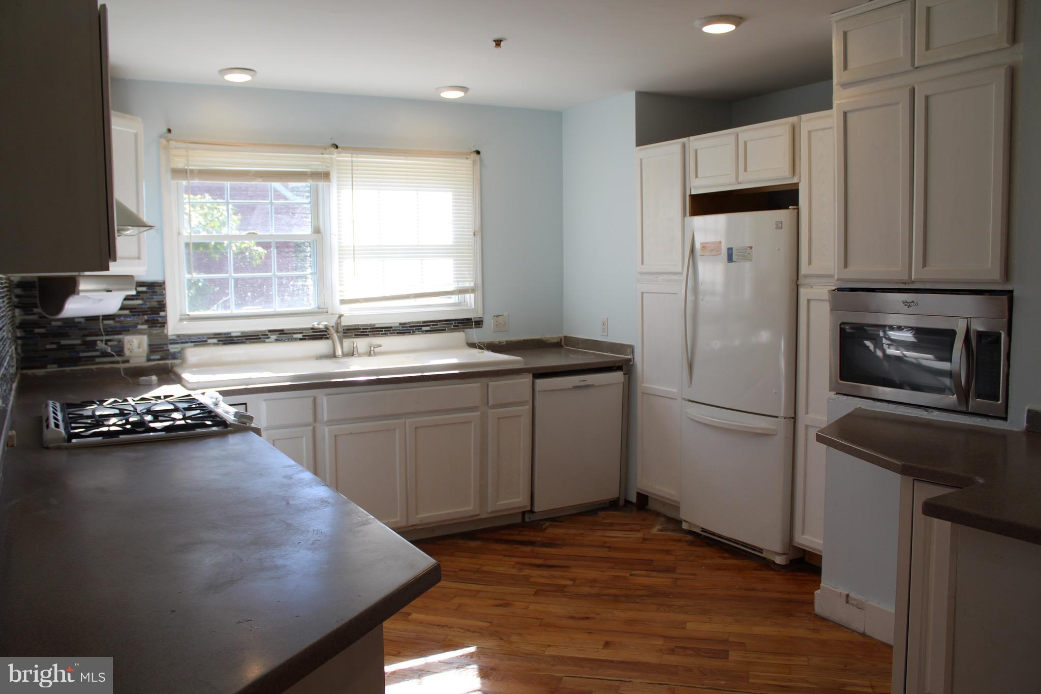 10302 Brandywine Road Clinton, MD 20735 - Photo 8 of 30 Kitchen