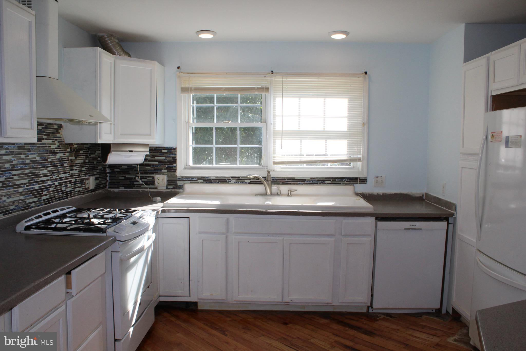 10302 Brandywine Road Clinton, MD 20735 - Photo 9 of 30 Kitchen