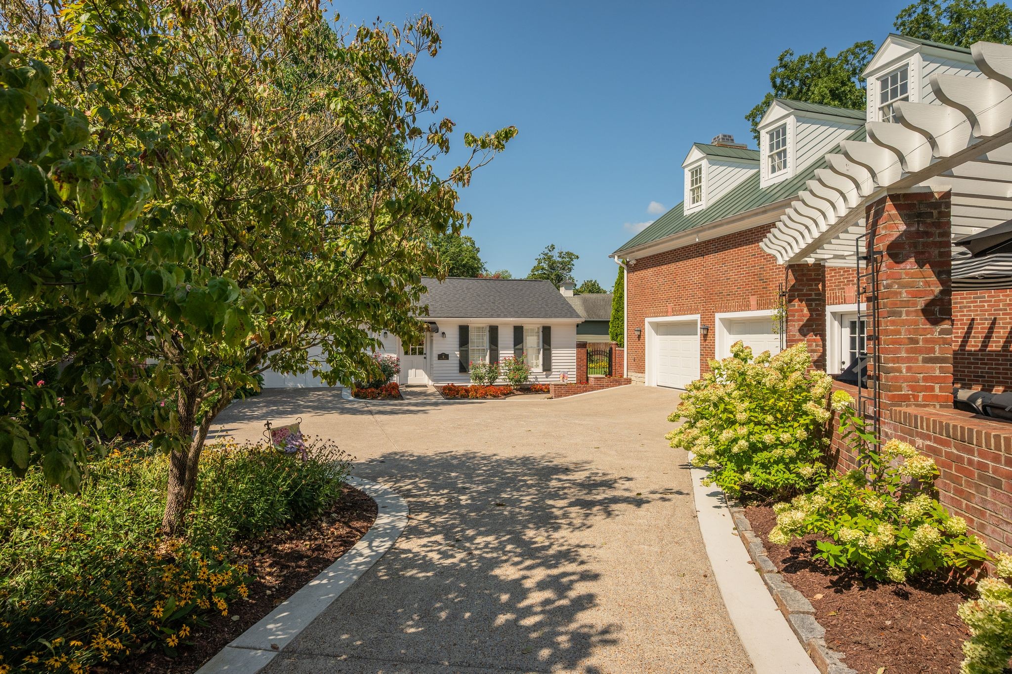 224 3rd Avenue South Franklin, TN 37064 - Photo 11 of 92