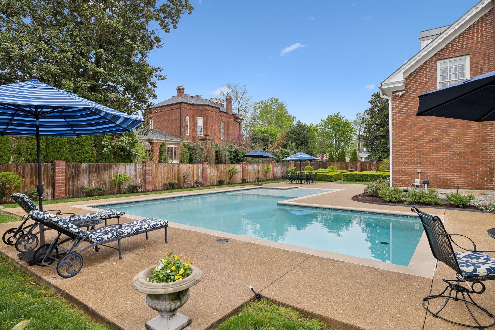 224 3rd Avenue South Franklin, TN 37064 - Photo 4 of 92