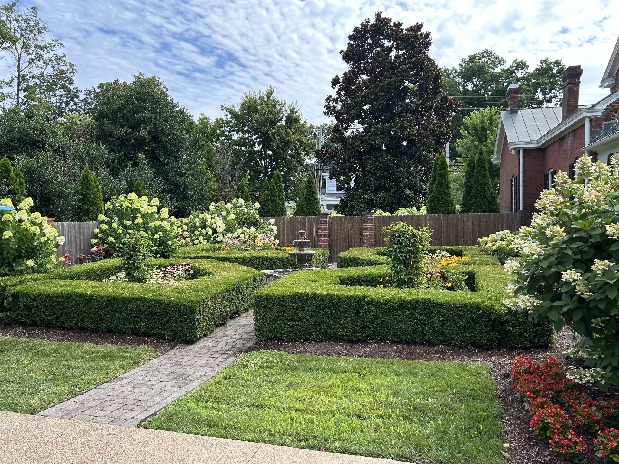 224 3rd Avenue South Franklin, TN 37064 - Photo 7 of 92