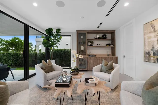 $10,200,000 | 1813 North Fort Lauderdale Beach Boulevard, Fort Lauderdale, FL 33305