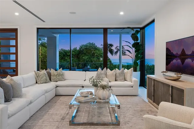 $10,200,000 | 1813 North Fort Lauderdale Beach Boulevard, Fort Lauderdale, FL 33305