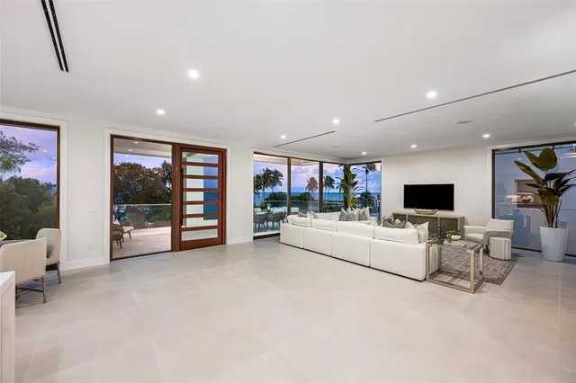 $10,200,000 | 1813 North Fort Lauderdale Beach Boulevard, Fort Lauderdale, FL 33305