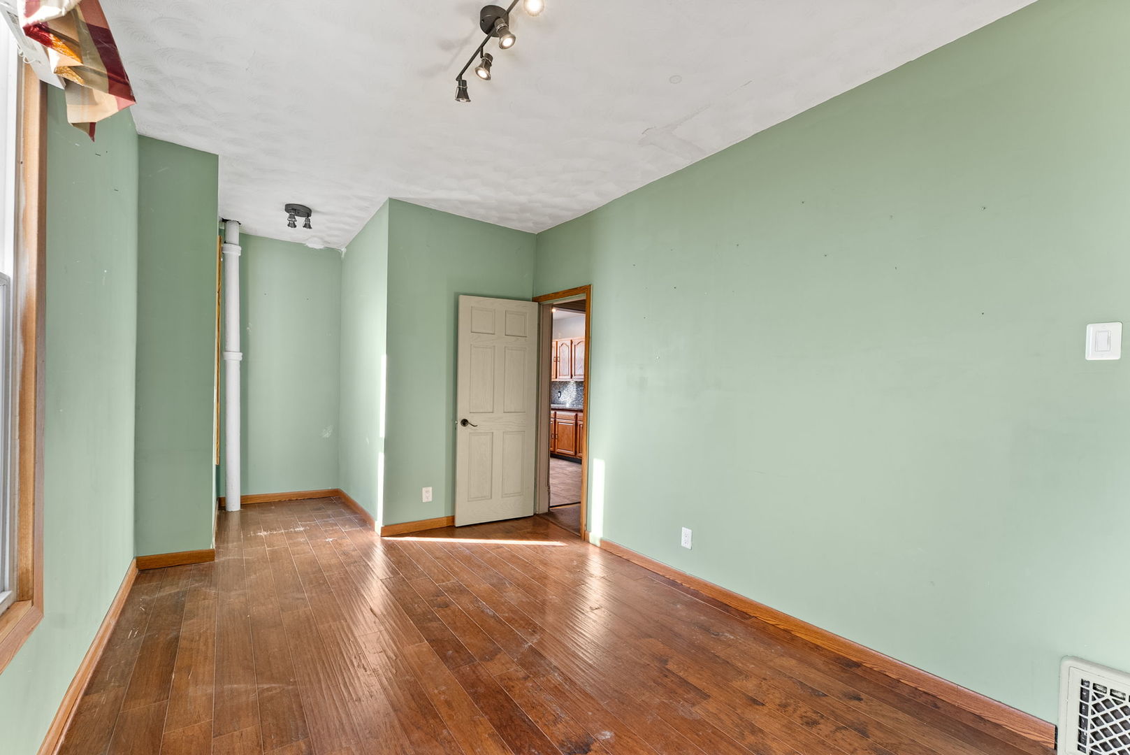 2121 15th Street Moline, IL 61265 - Photo 9 of 23