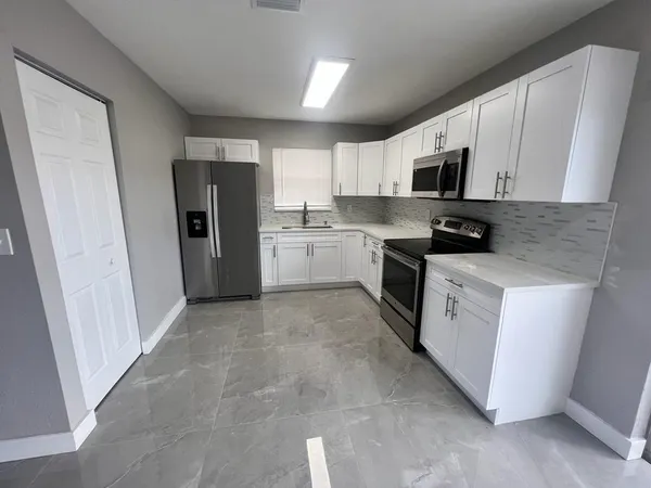 $3,000 | 151 Northeast 17th Avenue, Boynton Beach, FL 33435
