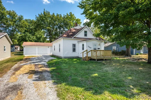 $149,000 | 706 South Hibbard Street, Staunton, IL 62088
