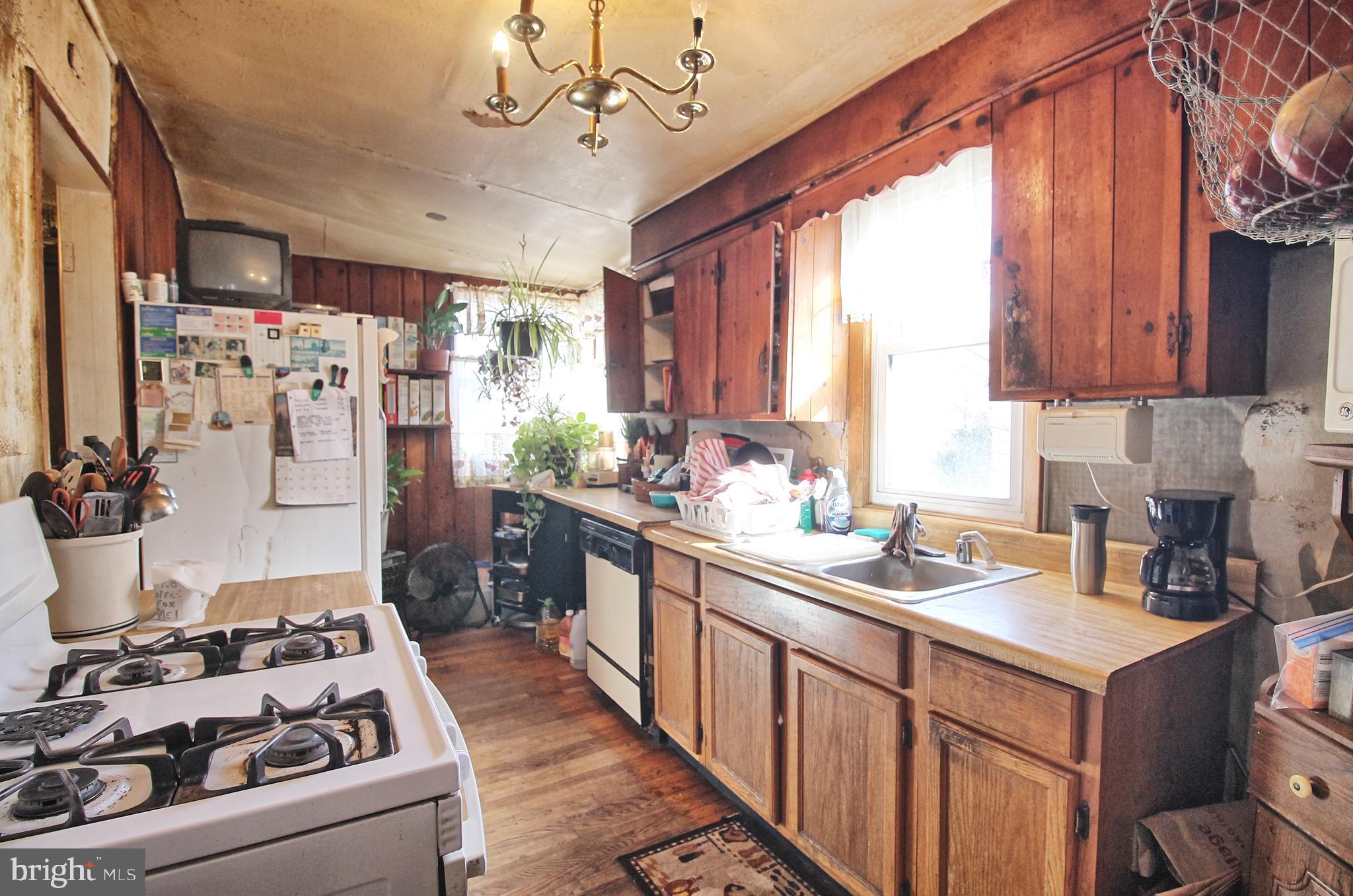 7739 Garrison Road Hyattsville, MD 20784 - Photo 4 of 18 Gallery Image 4