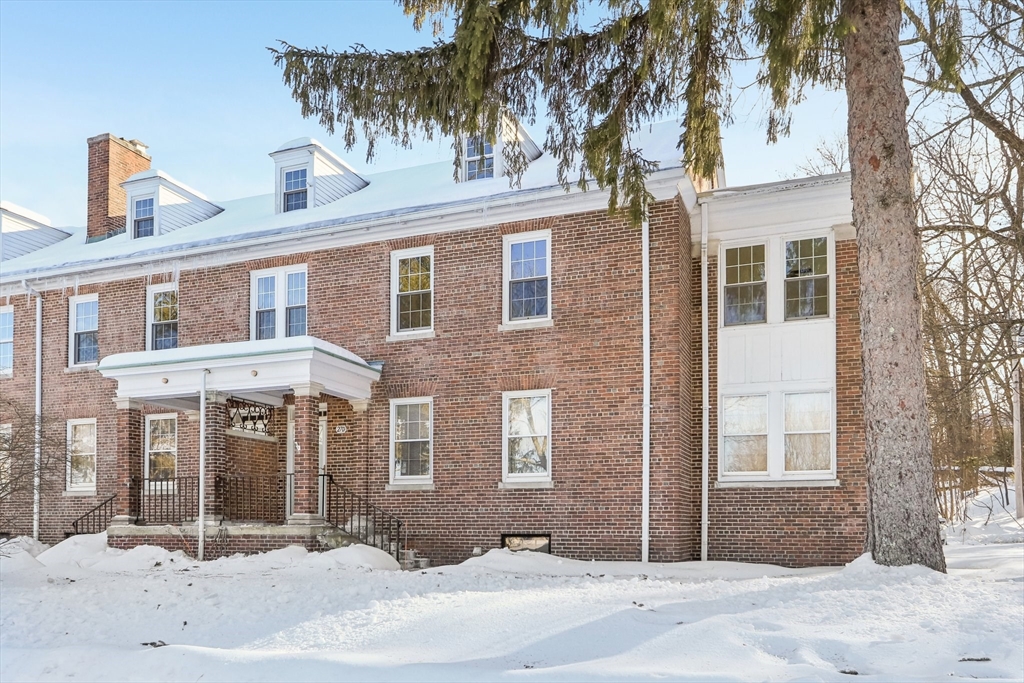 27 Elm Road, Unit D Devens, MA 01434 - Photo 1 of 31 a front view of a house