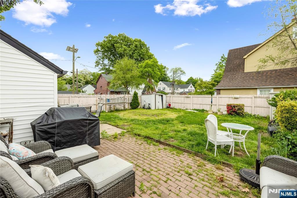 384 Woods Road Teaneck, NJ 07666 - Photo 14 of 17