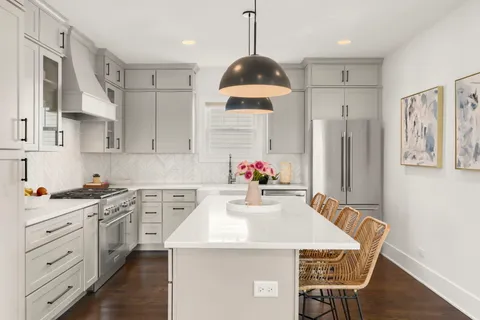 $1,165,000 | 903 North Vail Avenue, Arlington Heights, IL 60004