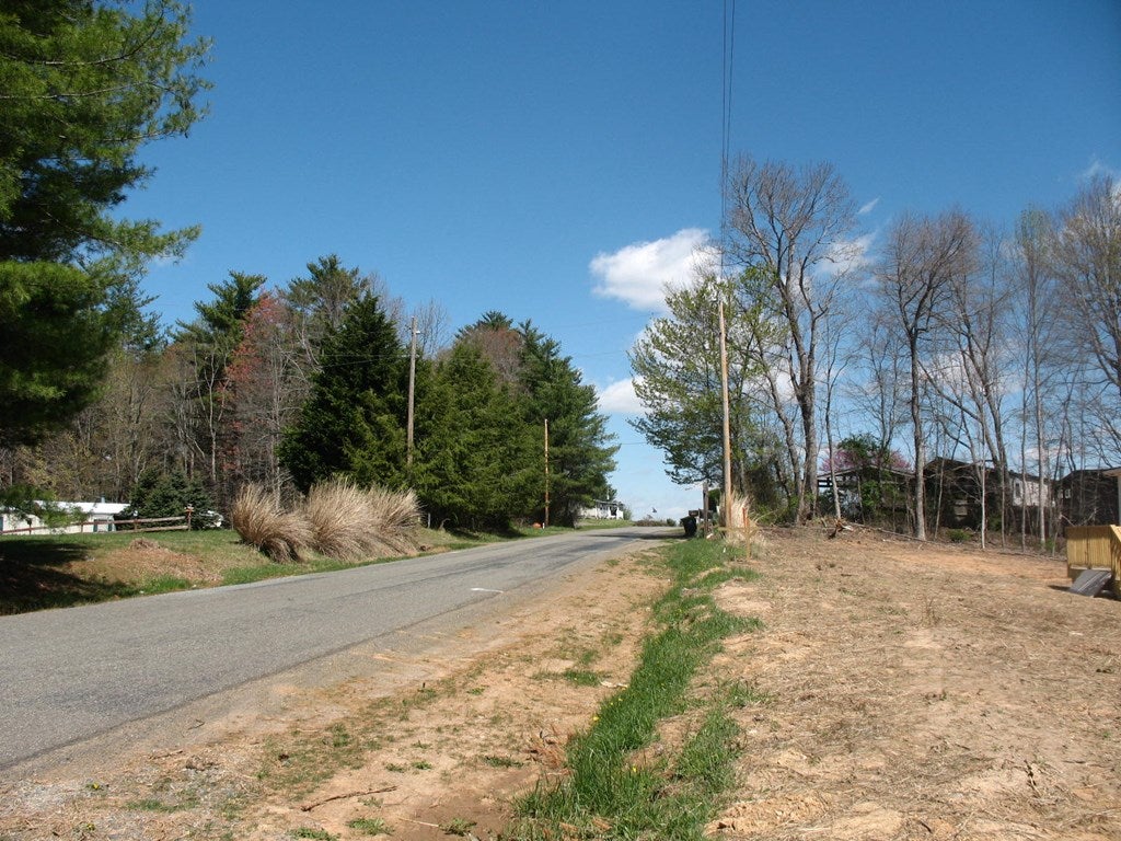 738 Gambetta Road Galax, VA 24333 - Photo 22 of 23 Gallery Image 22