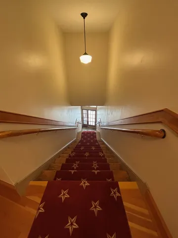 $1,800 | 609 Main Street, Unit 202, Laconia, NH 03246