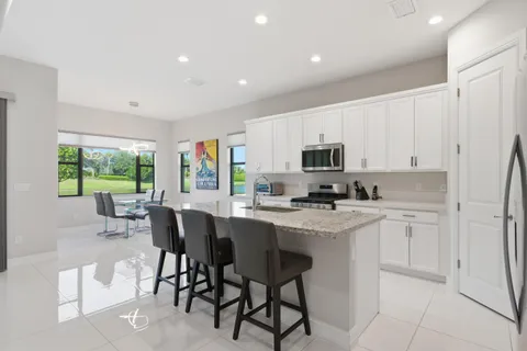 $899,900 | 8275 Grand Prix Lane, Boynton Beach, FL 33472