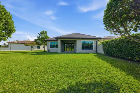 $899,900 | 8275 Grand Prix Lane, Boynton Beach, FL 33472