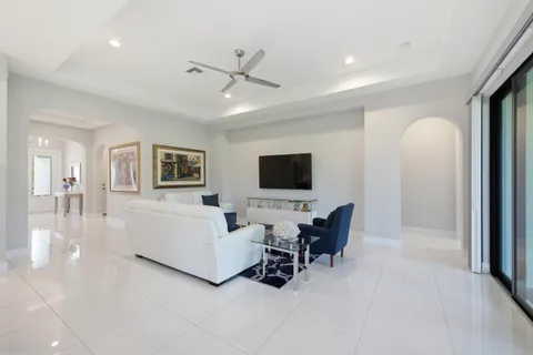 $899,900 | 8275 Grand Prix Lane, Boynton Beach, FL 33472