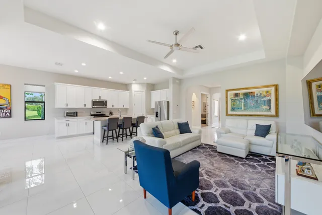 $899,900 | 8275 Grand Prix Lane, Boynton Beach, FL 33472