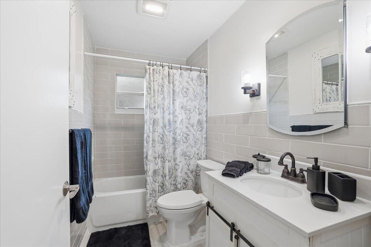 583 Northwest 12th Terrace Boca Raton, FL 33486 - Photo 27 of 31 20-8I8A4974