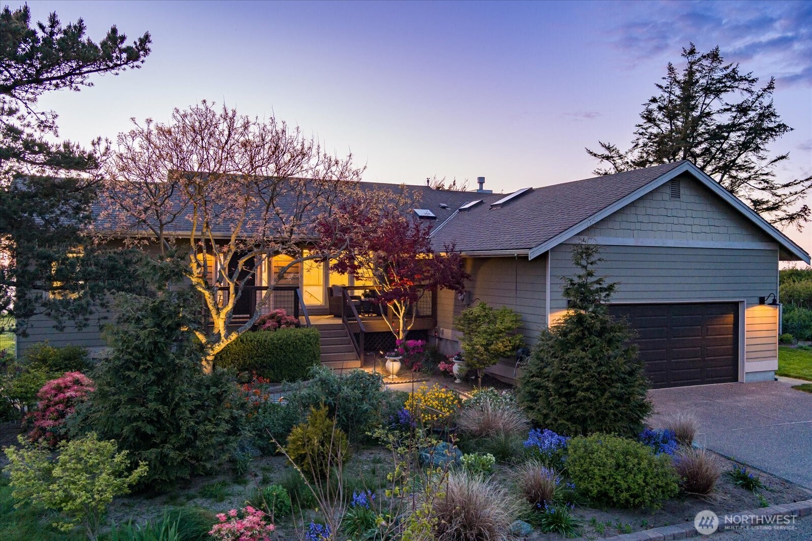 2063 West Beach Road Oak Harbor, WA 98277 - Photo 2 of 40 Gallery Image 2