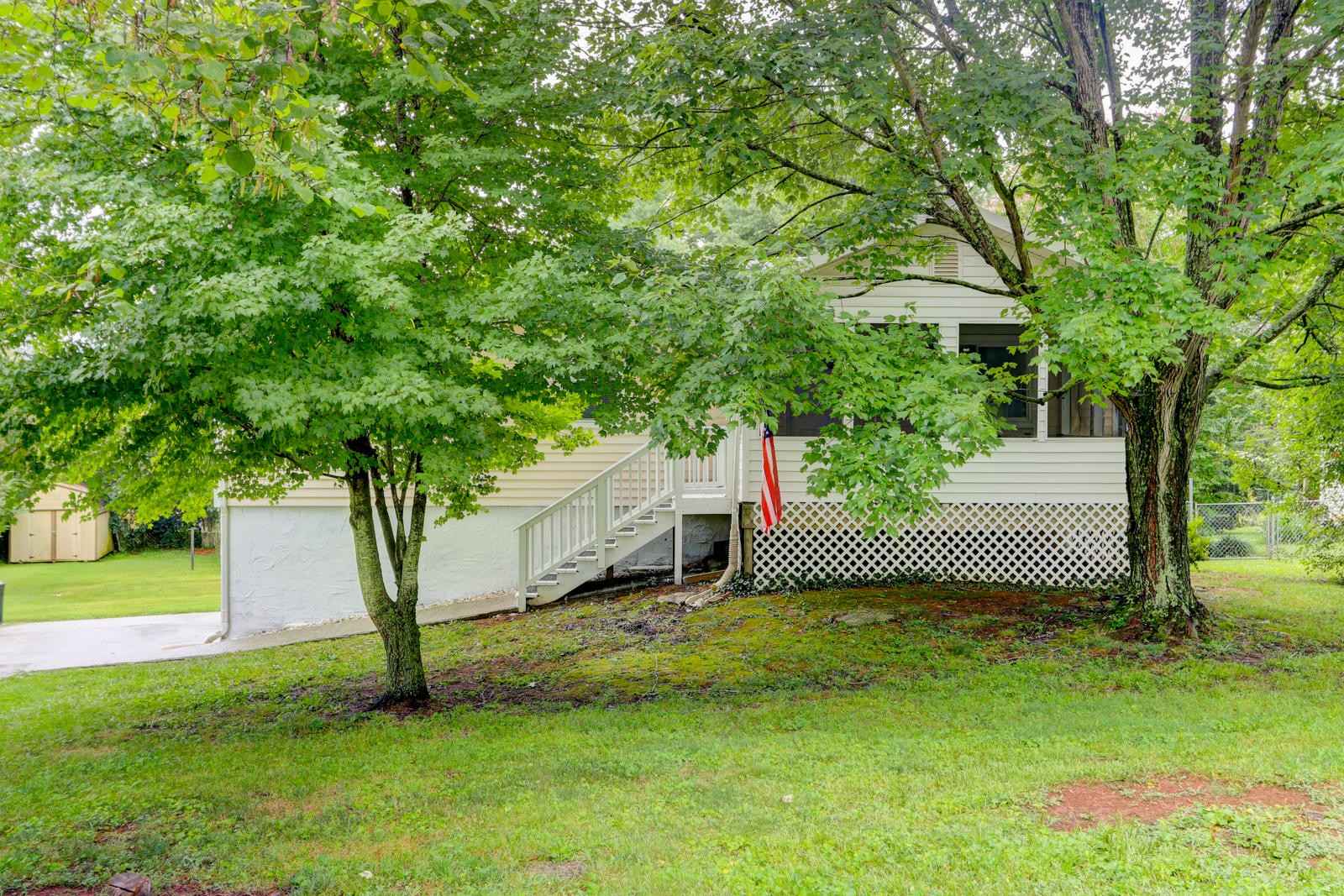 1113 Fowler Lane Clinton, TN 37716 - Photo 3 of 25 Gallery Image 3