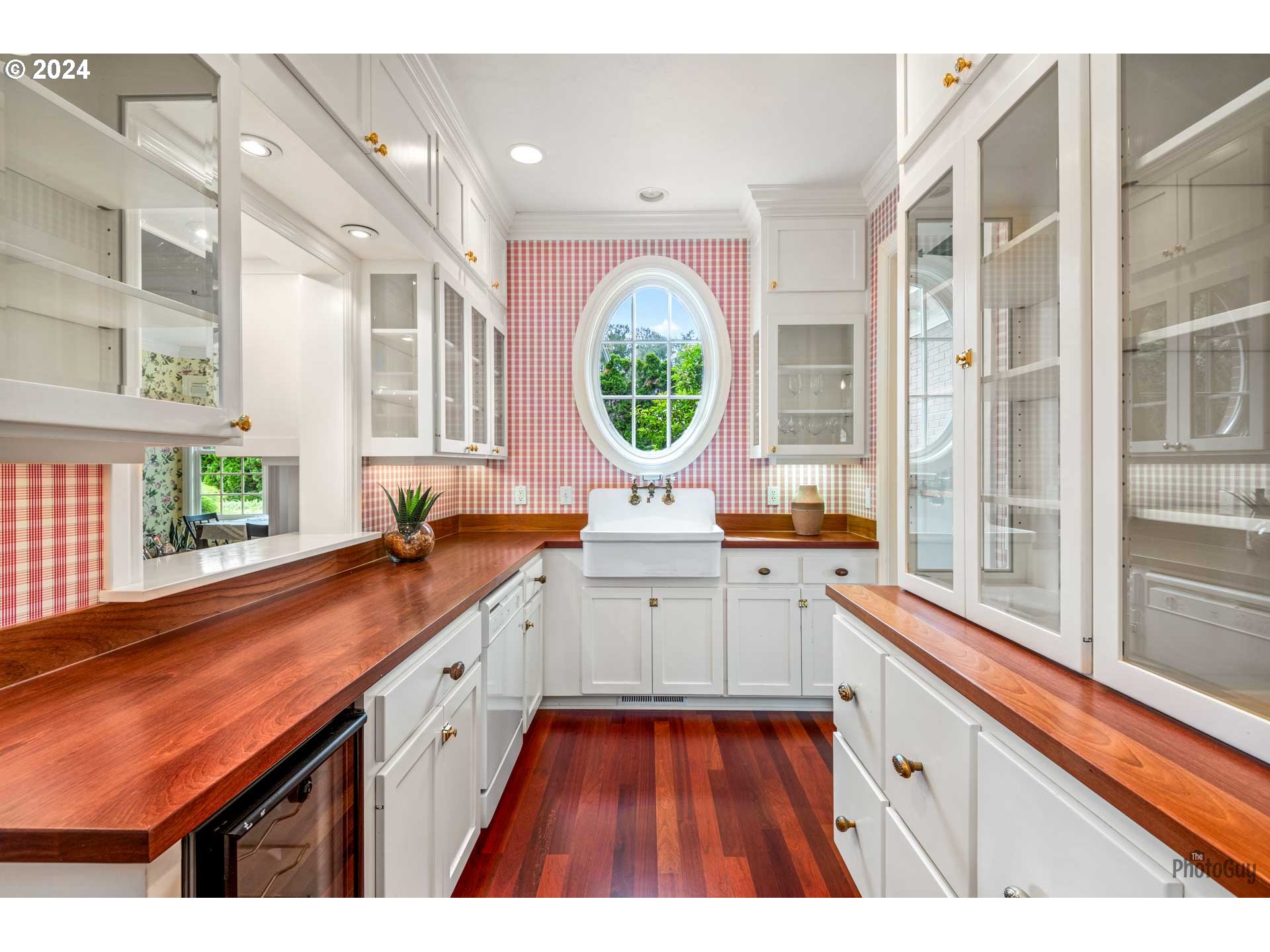 2788 Riverwalk Loop Eugene, OR 97401 - Photo 15 of 48 a open kitchen with a sink and a large window