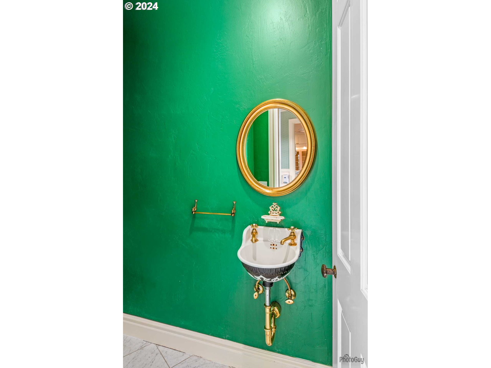 2788 Riverwalk Loop Eugene, OR 97401 - Photo 23 of 48 a view of a bathroom with a sink and a mirror