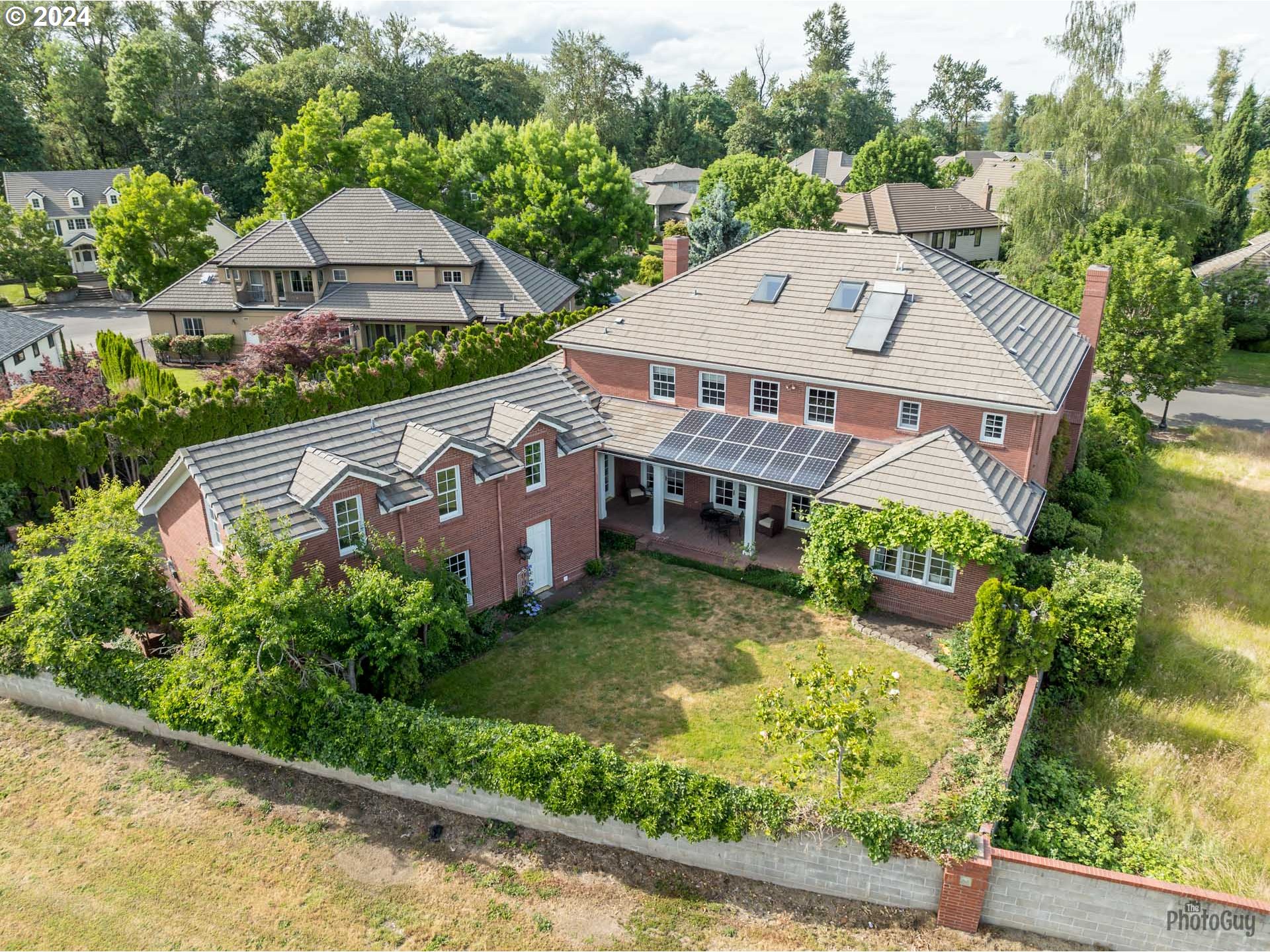 2788 Riverwalk Loop Eugene, OR 97401 - Photo 47 of 48 an aerial view of a house with a garden