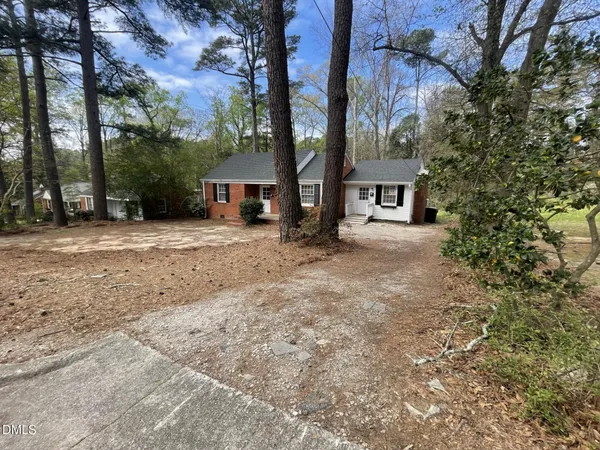 $950 | 316 Angier Avenue, Raleigh, NC 27610