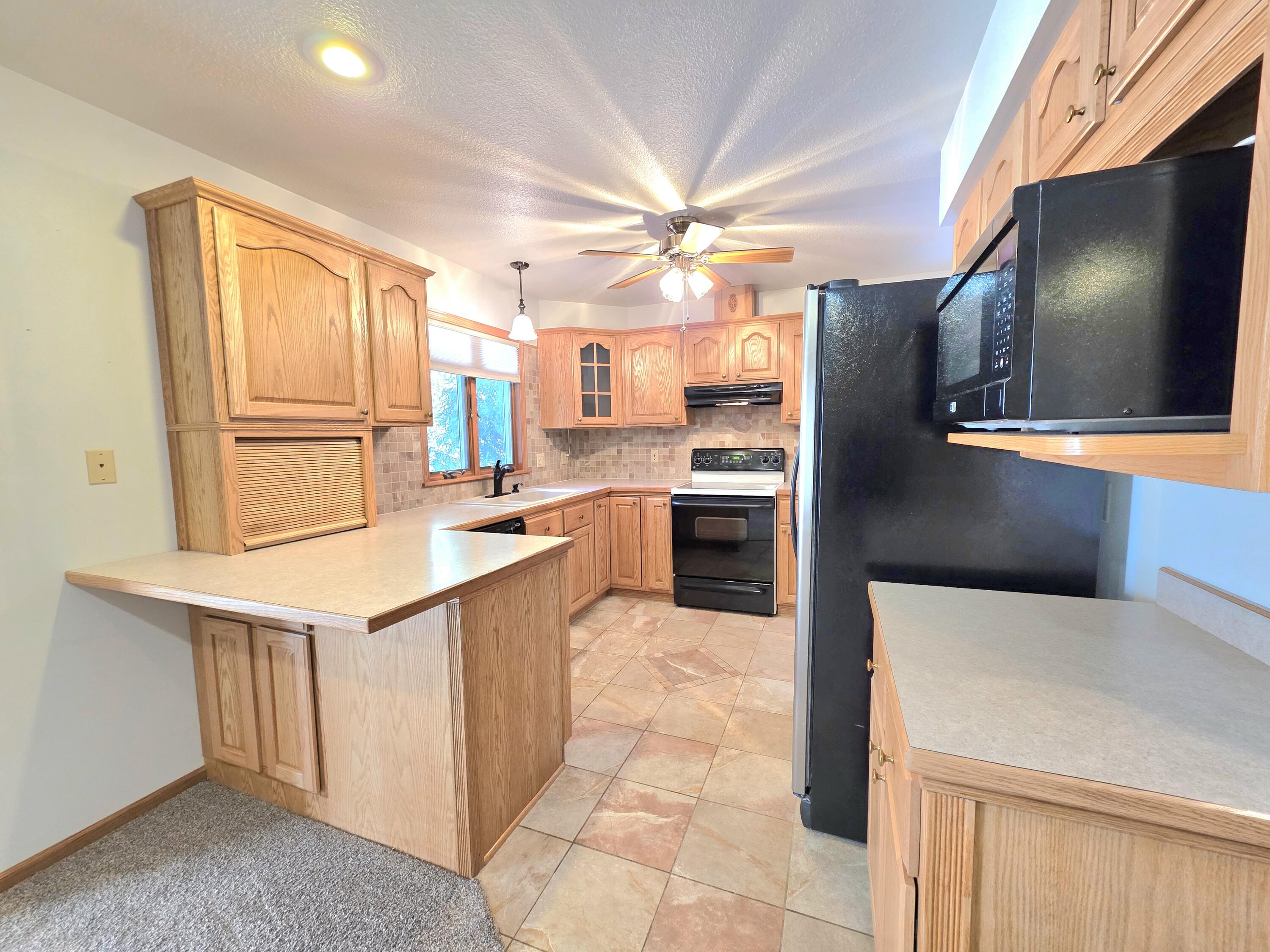 129 Chippewa Drive Sheboygan Falls, WI 53085 - Photo 11 of 43 Kitchen