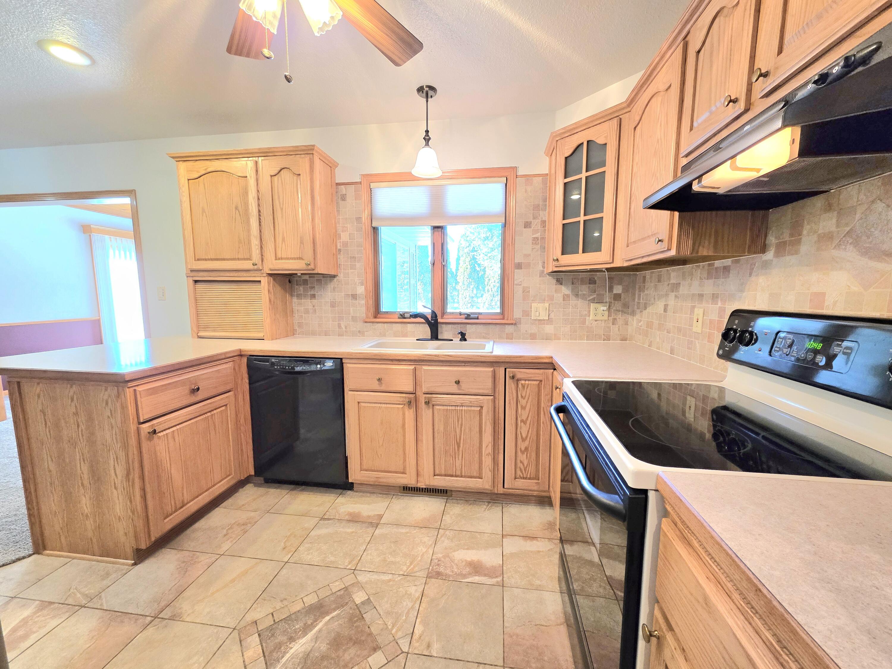 129 Chippewa Drive Sheboygan Falls, WI 53085 - Photo 13 of 43 Kitchen
