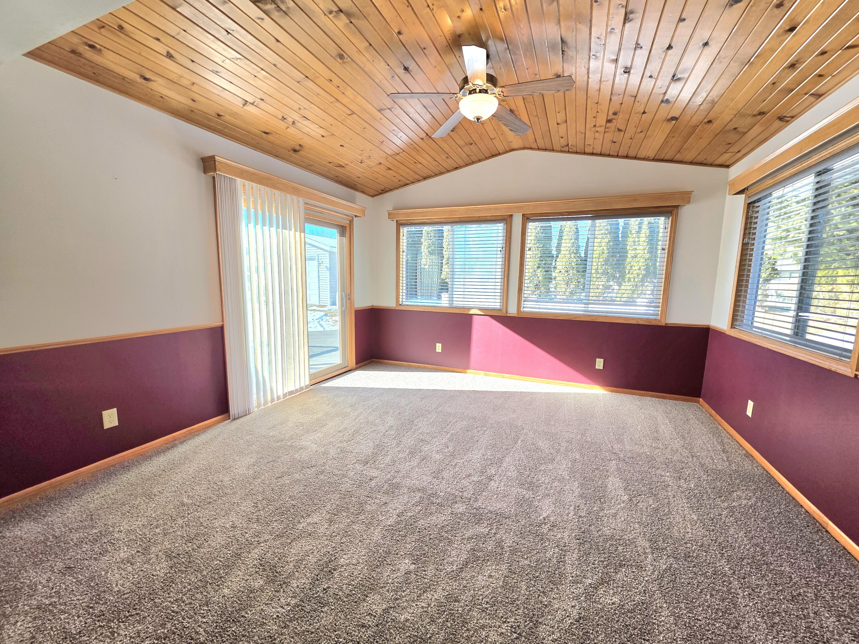 129 Chippewa Drive Sheboygan Falls, WI 53085 - Photo 16 of 43 Family room