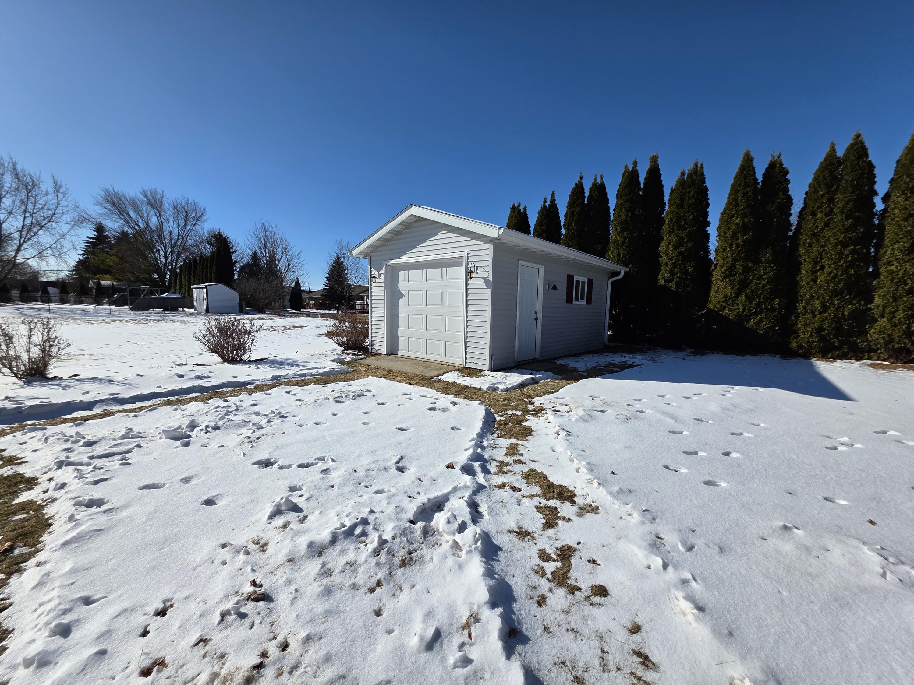 129 Chippewa Drive Sheboygan Falls, WI 53085 - Photo 40 of 43 1 car detached