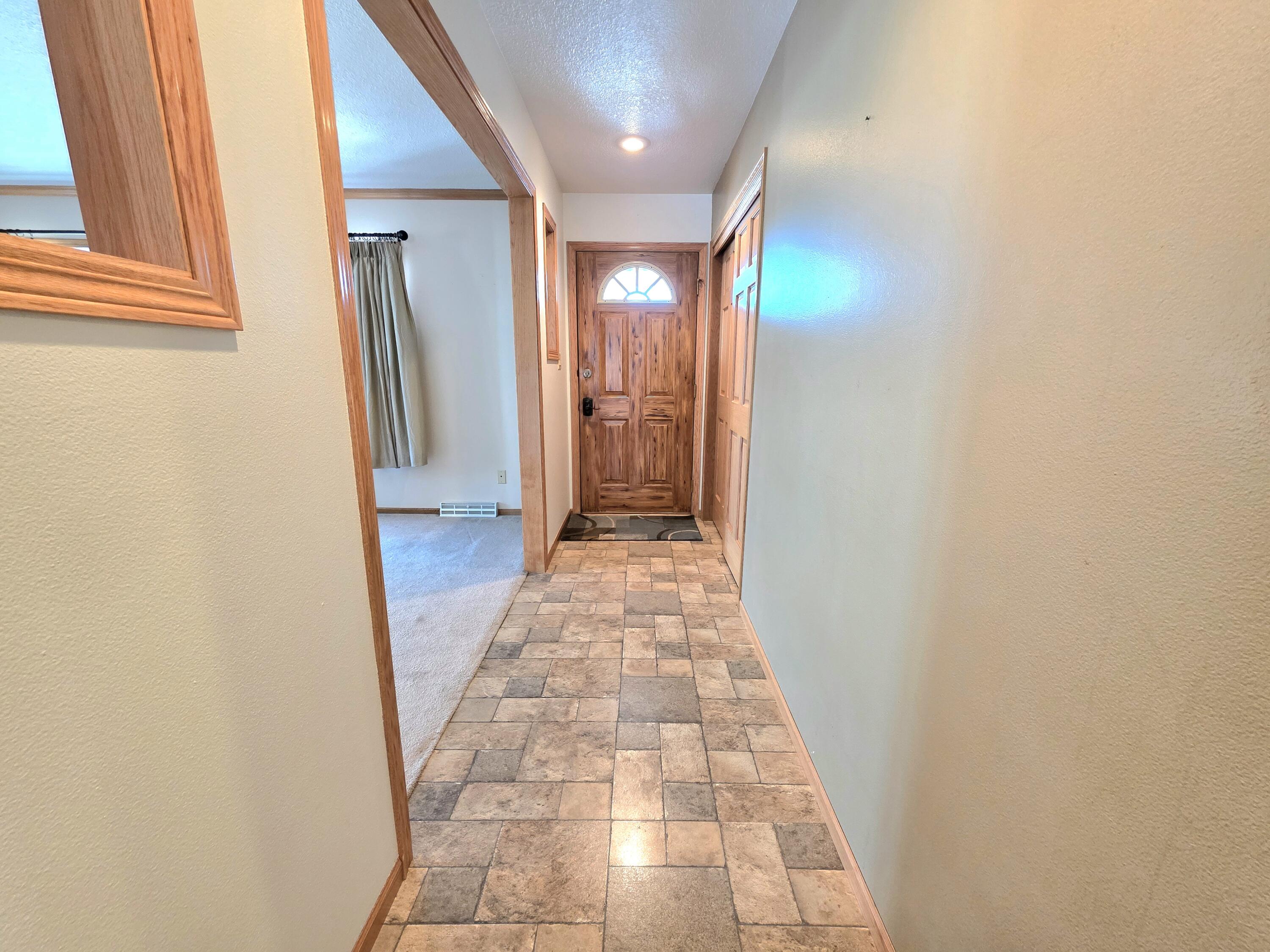 129 Chippewa Drive Sheboygan Falls, WI 53085 - Photo 5 of 43 Foyer