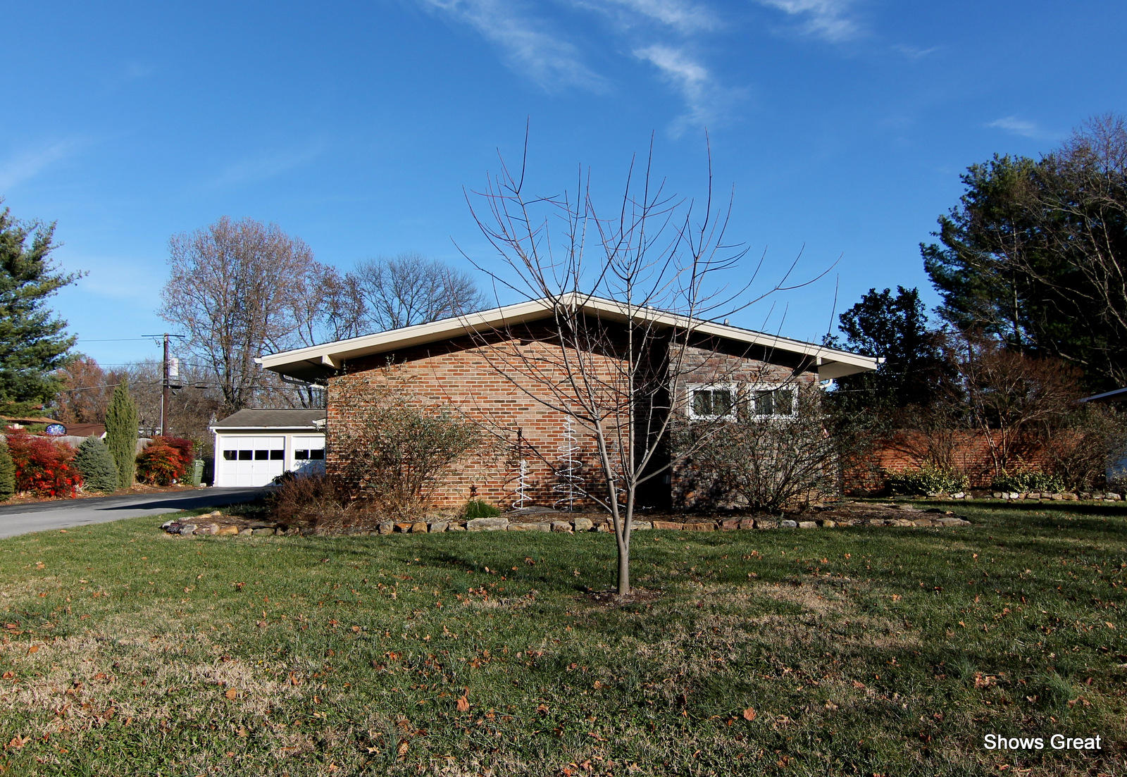 440 Highfield Road Salem, VA 24153 - Photo 3 of 41 IMG_1614