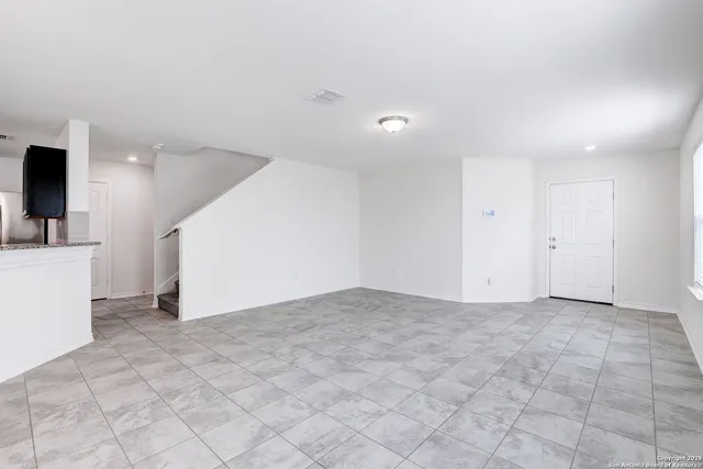 $1,800 | 11331 October Chase, San Antonio, TX 78254