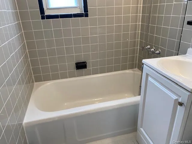 $279,900 | 245-48 77th Crescent, Unit A1 | Glen Oaks