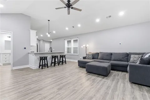 $189,900 | 717 Cheyenne Street, Leavenworth, KS 66048