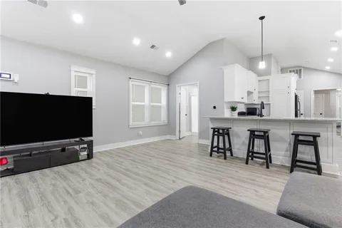 $189,900 | 717 Cheyenne Street, Leavenworth, KS 66048