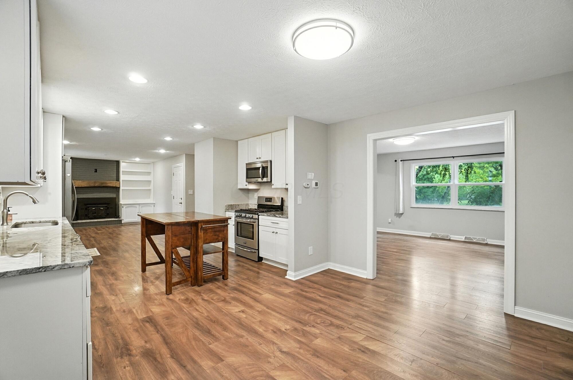 2269 Fishinger Road Upper Arlington, OH 43221 - Photo 32 of 107 Eating area looking towards living room