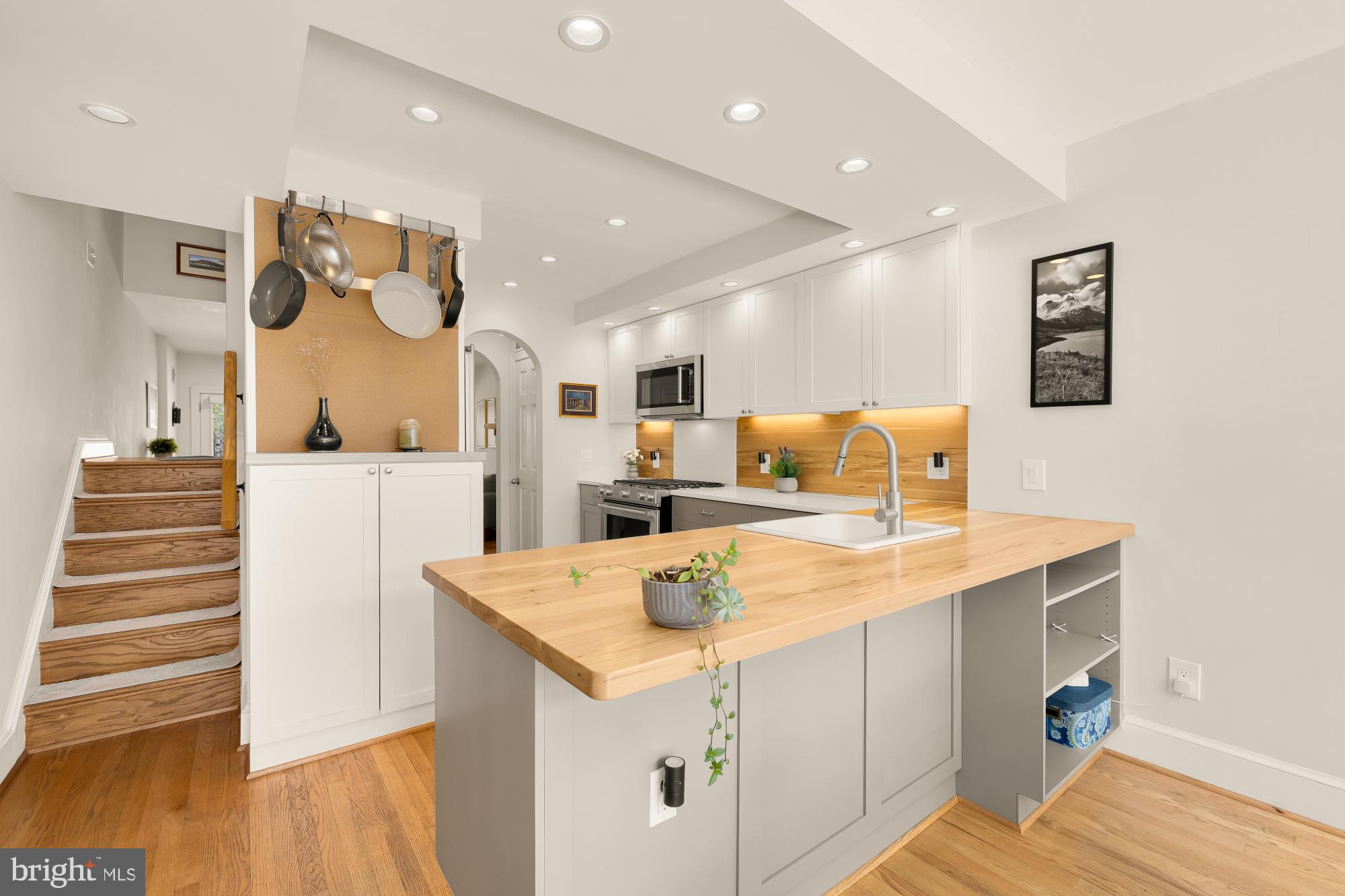 1736 V Street Northwest Washington, DC 20009 - Photo 12 of 40