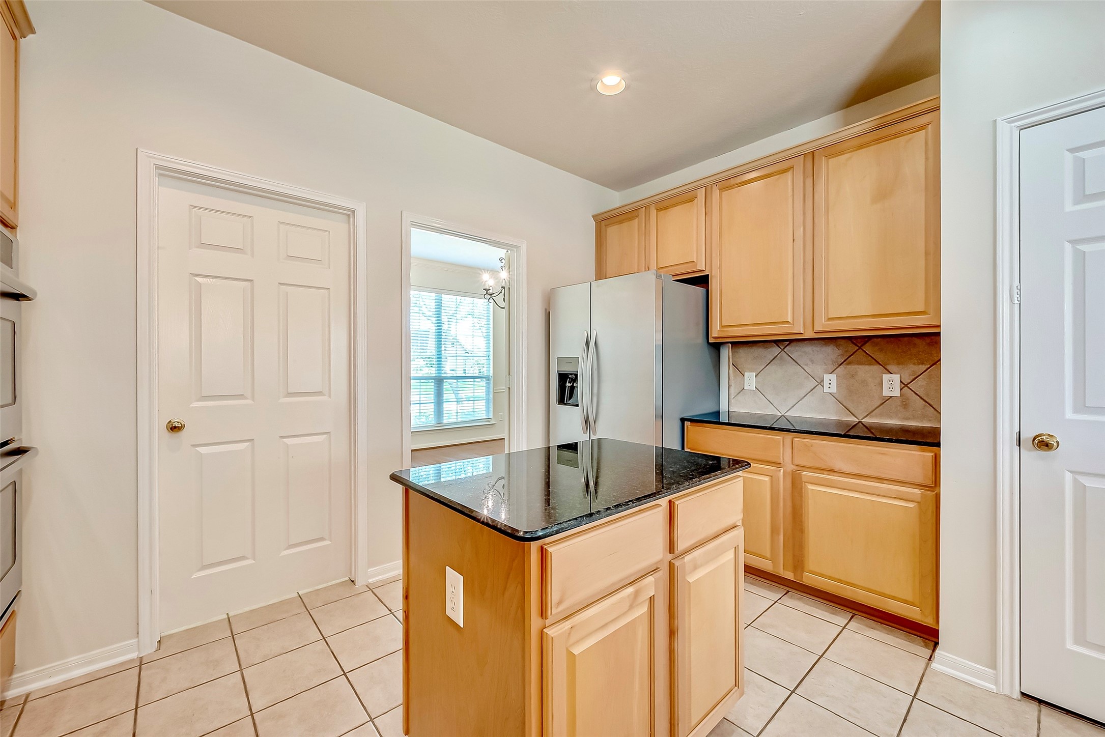 5506 Flower Grove Court Rosharon, TX 77583 - Photo 9 of 30 Another kitchen view